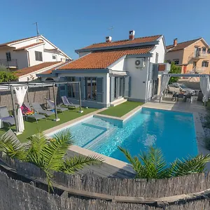holiday-home-heated-kids-pool.in-istria.net/